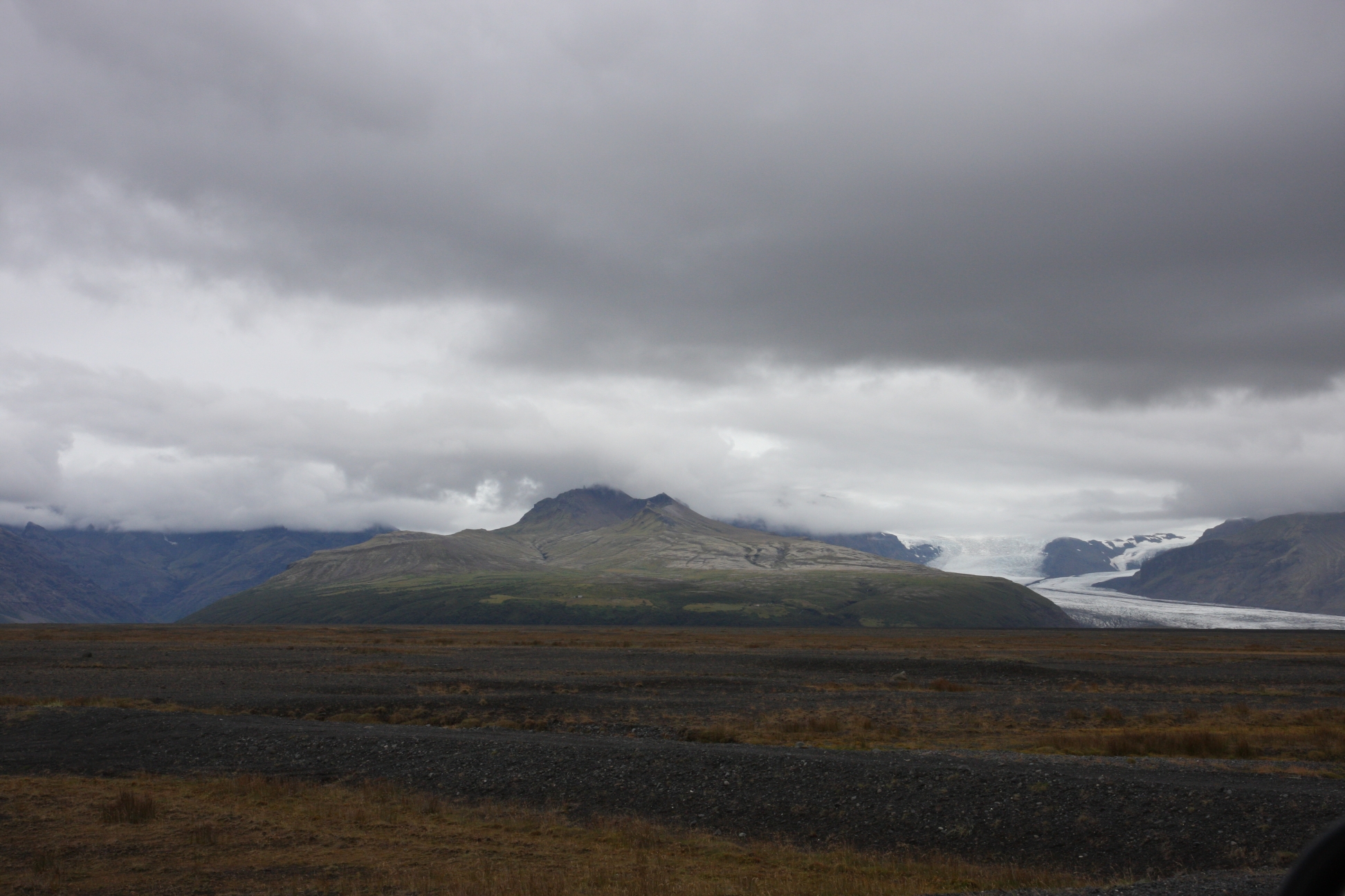We are still passing by the same glacier