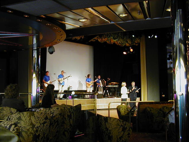 Prasidejo vakarine programele