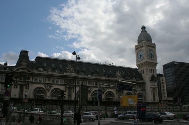 Gare Lyon - traukinių stotis. Laikas namo